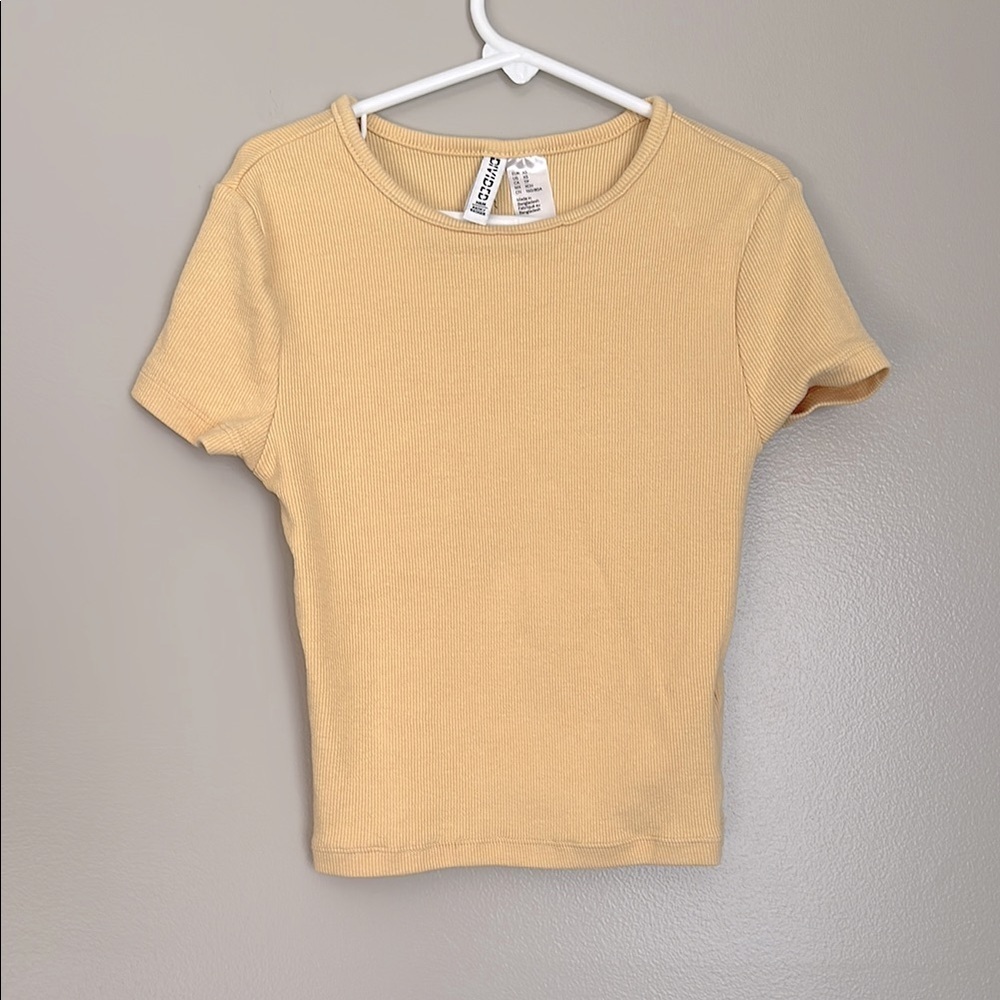 Divided Yellow Short Sleeve Fitted Tee